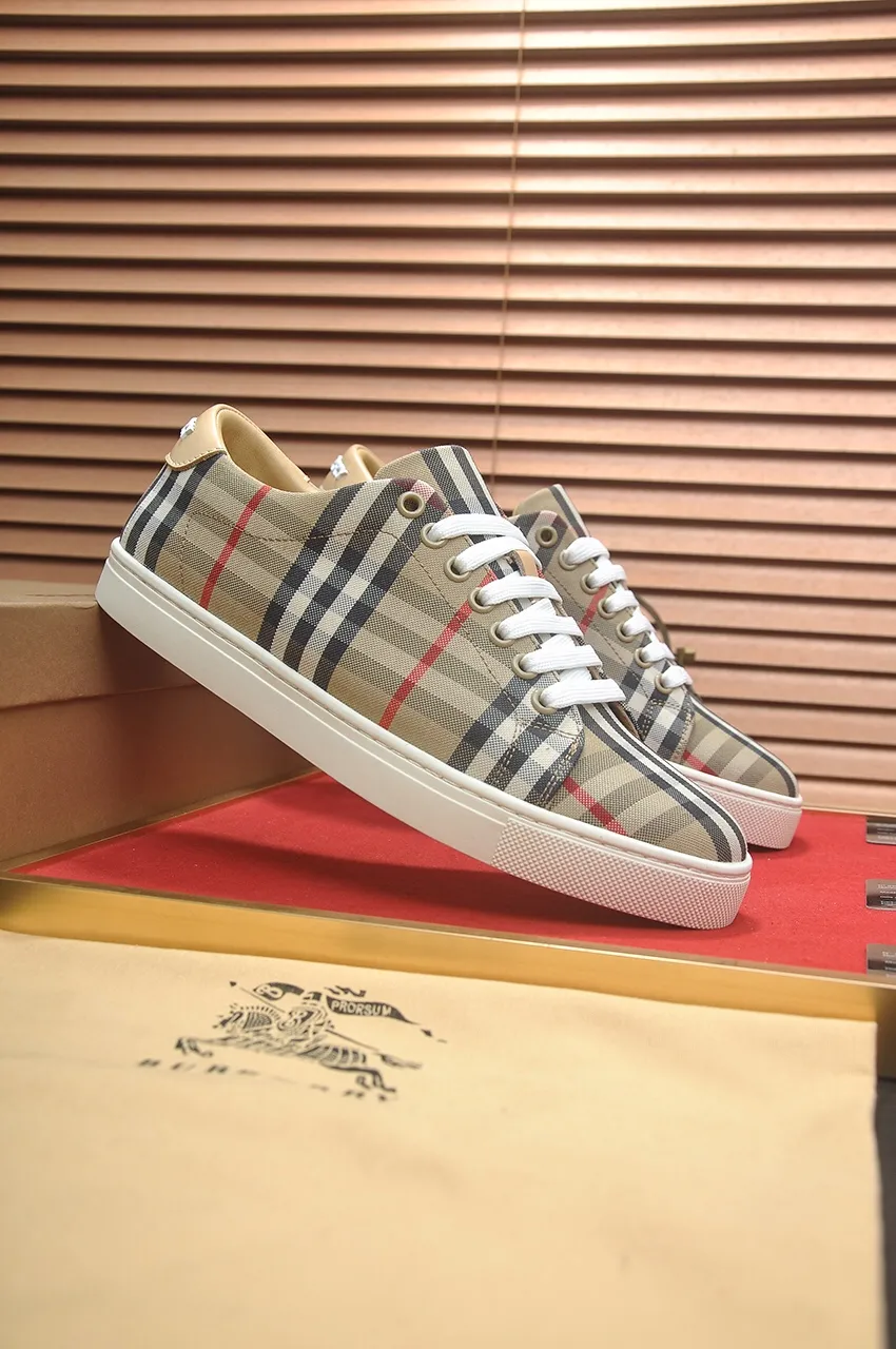 Men's shoes💰480💶[Burberry] (cowhide lining) classic low-top sneakers｜Imported cowhide with classic plaid fabric｜Cow leather lining｜Original outsole｜Fine workmanship and comfortable to wear Size: 38-44 (customized at 45)